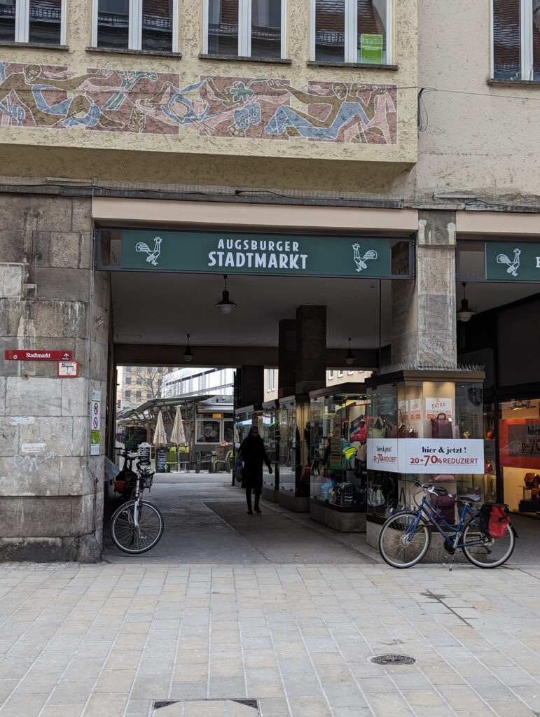 Stadtmakt in Augsburg, Photo by Alex Lau