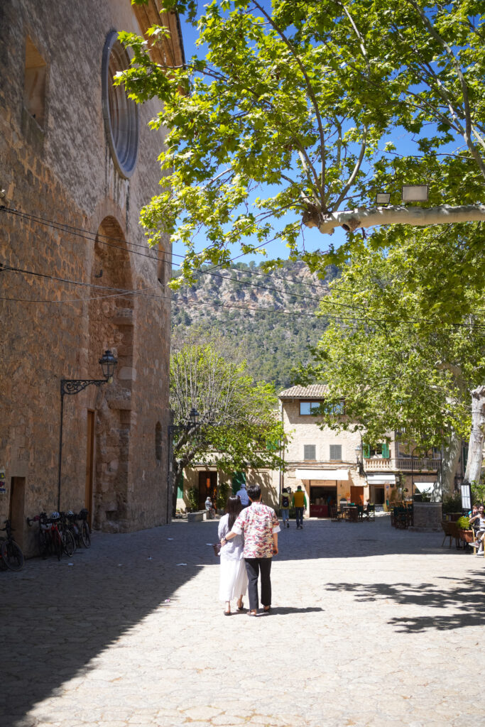 Valldemossa church photo by Alex Lau