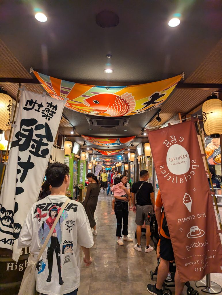 Toyosu Market photo by Alex Lau