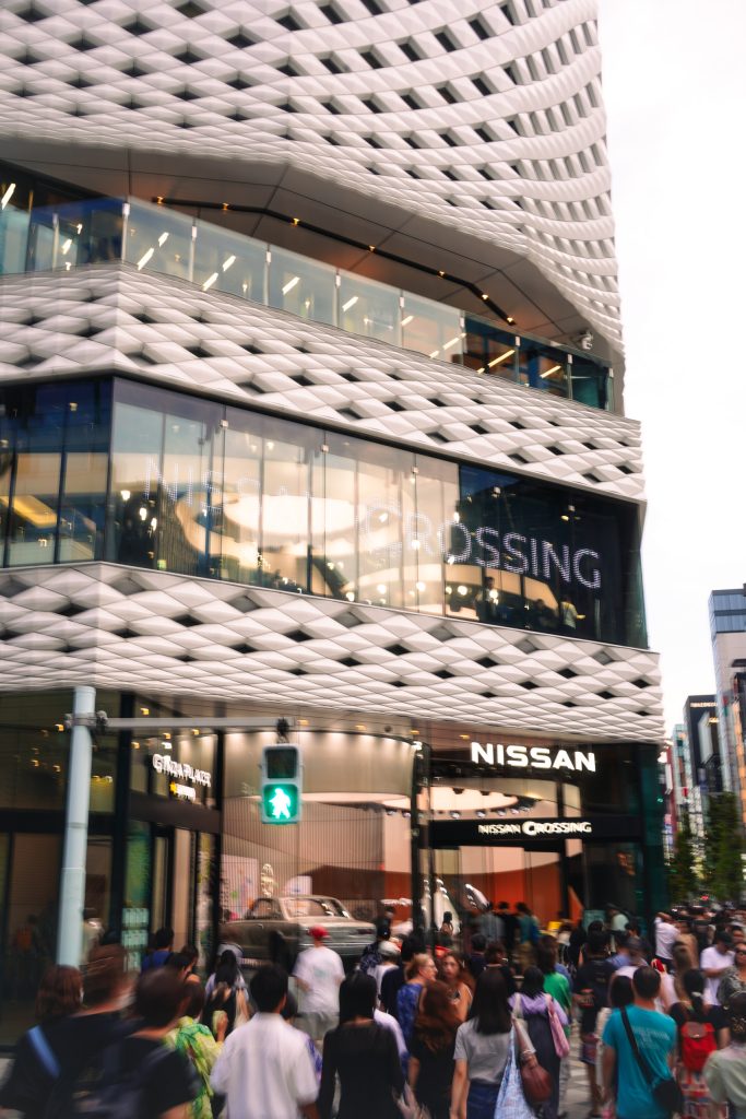 Ginza nissan crossing photo by Alex Lau