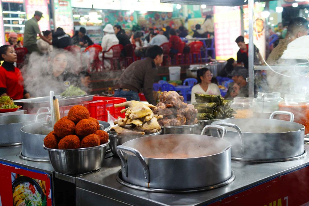 Alex Lau's 2025 Dalat Travelers Guide, Cho Da Lat