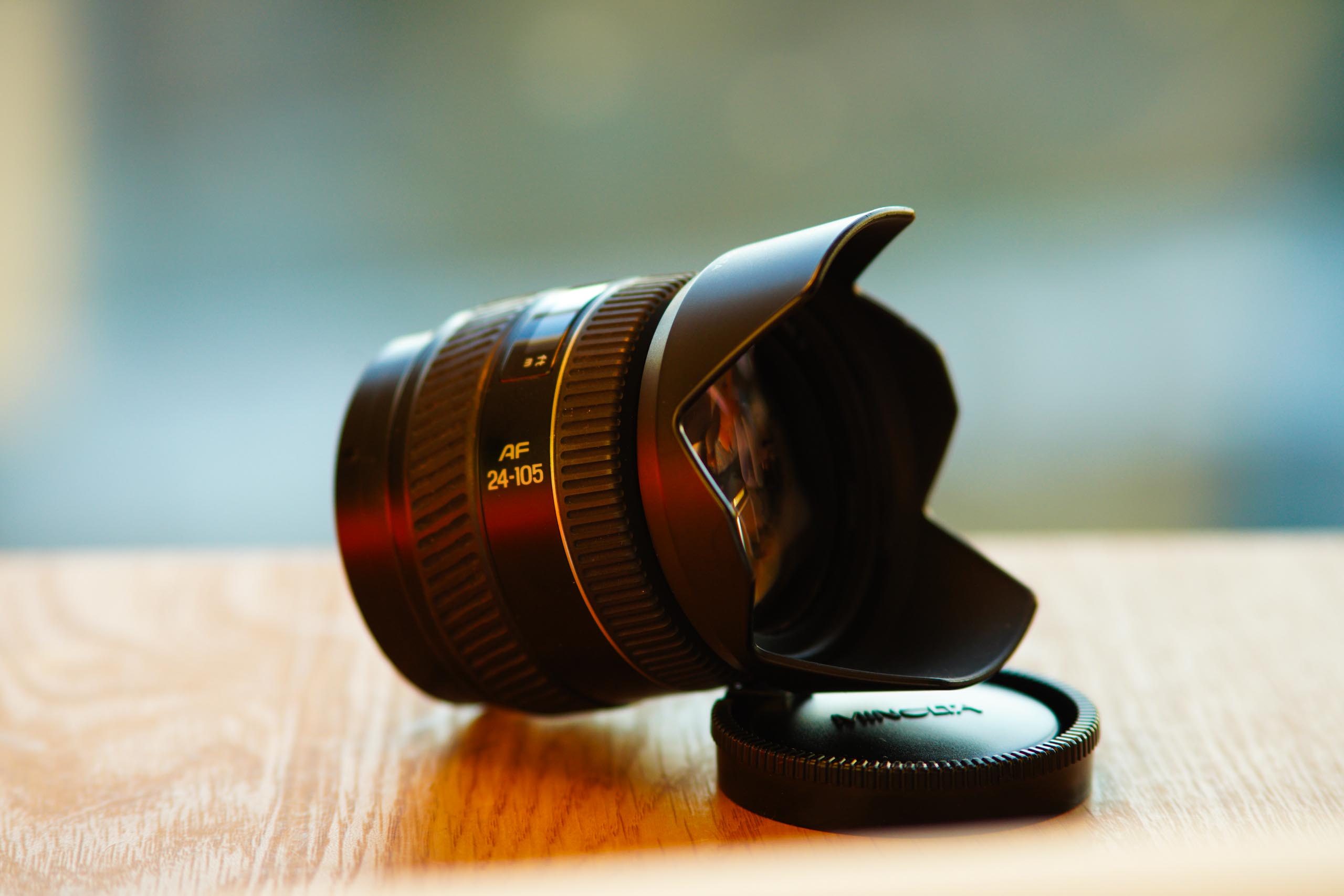 動作品MINOLTA α-7＋AF 24-105mm f3.5-4.5＋説明書 35_20-_20Min24105-2_grande.jpg
